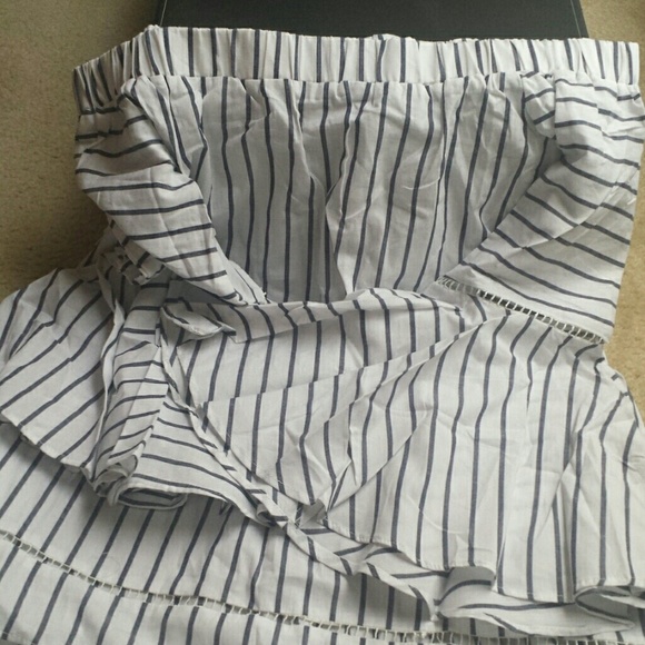 Off shoulder blouse Make an Offer - Picture 8 of 8